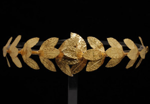 Corona aurea a foglie di quercia d'oro, conservata al Museo Archeologico Nazionale di Taranto