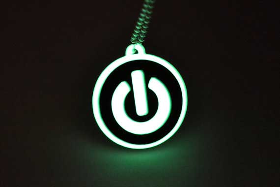 6-Glow-in-the-Dark-Power-Button-Necklace---Laser-Cut-Acrylic-Fun--Fai-una-domanda-€9,28