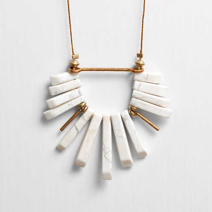 7-White-Howlite-Fan-Cord-Necklace-with-Brass-Accents-€23,21