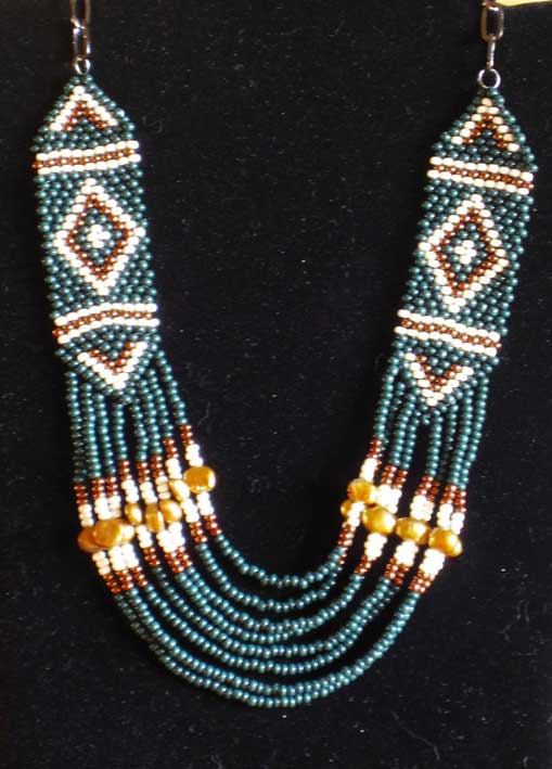 8-Native-American-style-tribal-necklace-in-olive-green,-gold,-ivory-with-gold-pearls-€46,42