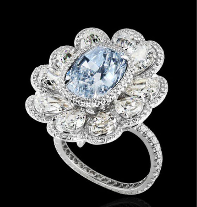 Un altro anello (zaffiro e diamanti) rubato a Cannes