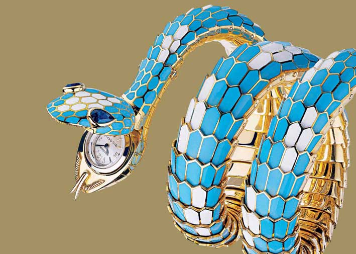 Bracciale Serpenti, con orologio incastonato nella bocca. Smalto, oro e zaffiri per gli occhi. Realizzato nel 1967