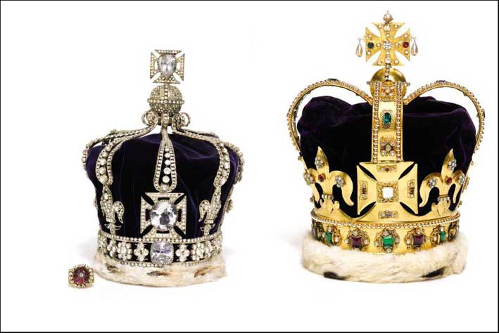 Le copie della corona di St. Edward e della Queen Mary’s Crown
