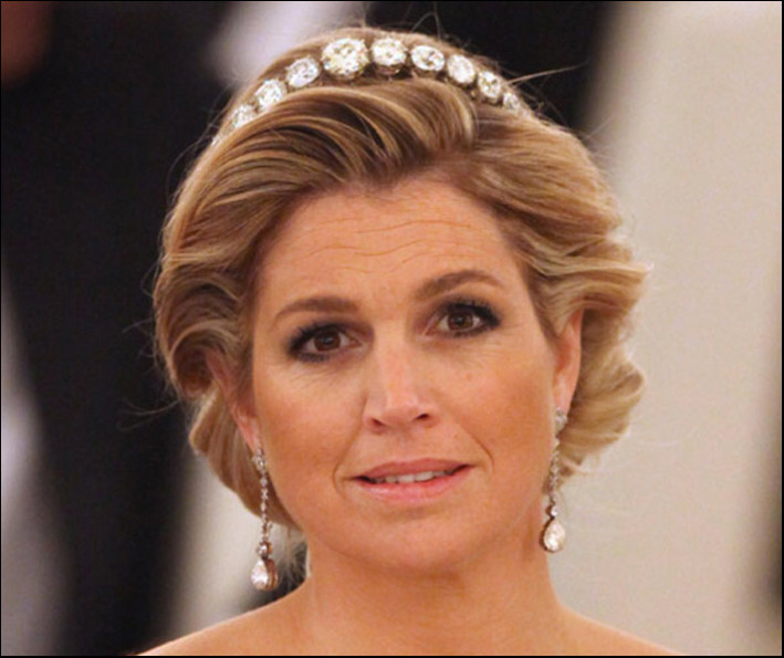 Maxìma d’Olanda con la tiara di 34 diamanti taglio rosa