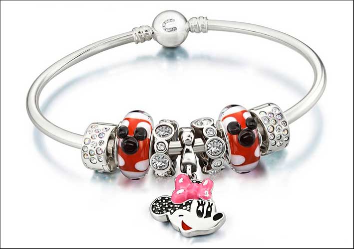 Sarà come questo il bracciale Pandora dedicato a Minnie? Non è stato ancora presentato, però...