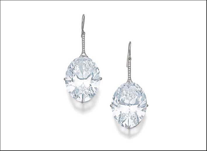 Un paio di orecchini con diamanti. Prezzo di aggiudicazione: 5,6 milioni di euro