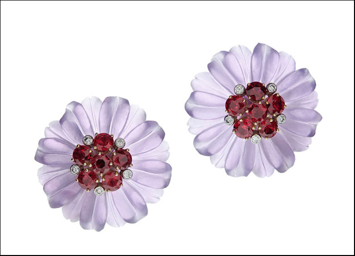 Aletto Bros, orecchini con ametiste lilla e rubini e diamanti centrali 