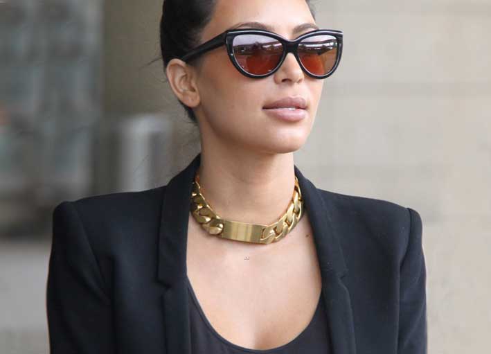 Kim Kardashian con maxi catena