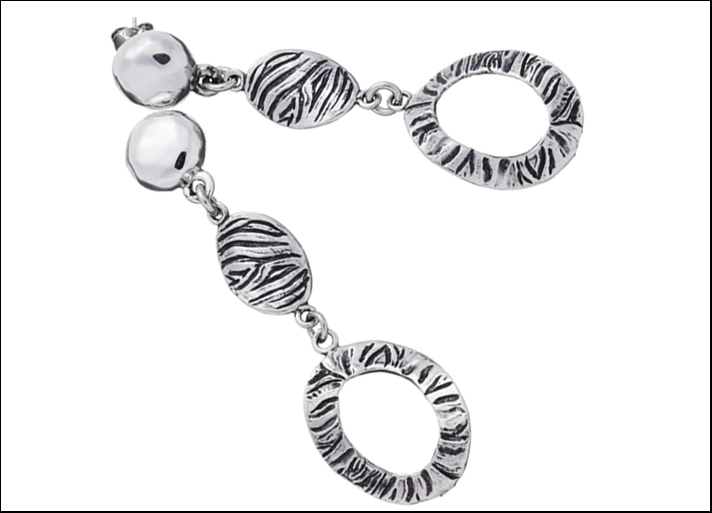 Collezione Zebra,  orecchini lunghi in argento.
