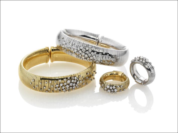Chimento, Stardust, bracciali e anelli nella versione in oro bianco e giallo