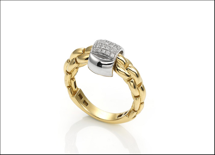 Eka, anello in oro giallo e diamanti 