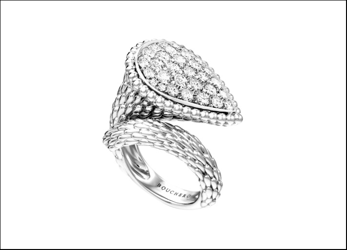 Serpent Bohème, anello grande in oro bianco con pavé di 32 diamanti per 1,27 carati