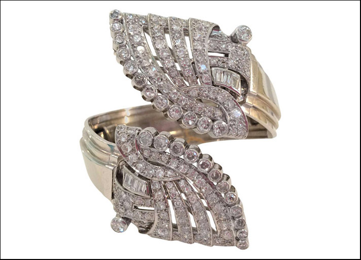 Bracciale con orecchini staccabili Art Deco in oro e platino e 9,5 carati di diamanti. Su www.1stdibs.com