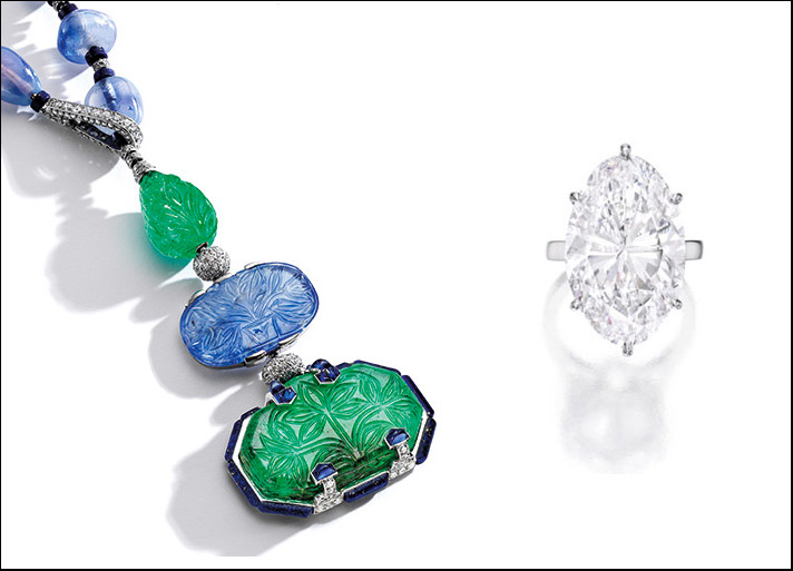 Collana Barone de Rothschild con smeraldi e zaffiri incisi, venduta a 2.4 milioni di euro; anello con diamante taglio ovale di 22.30 carati colore D, Internally Flawless, tipo IIa, stima 2.6 - 2.9 milioni di euro venduto per 3 milioni di euro 