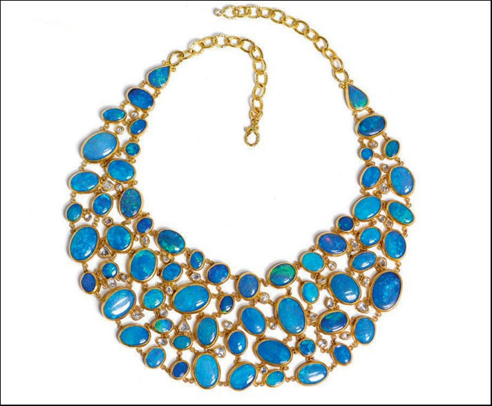 Gurhan, collana in oro giallo con 62 opali blu taglio cabochon di diverse misure e 39 diamanti 