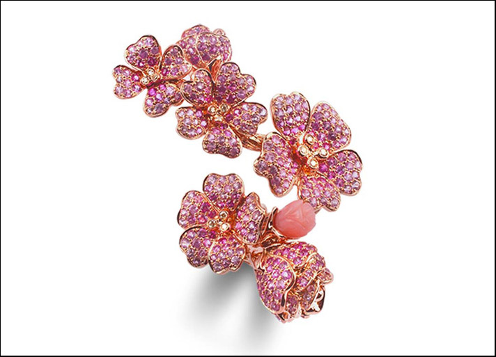 Morphée Joaillerie, anello in oro rosa con diamanti incolori, zaffiri e opali rosa