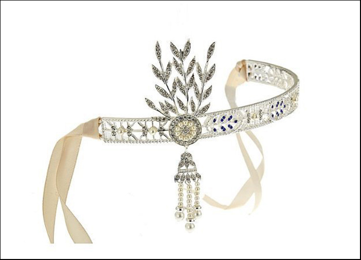 HV Sterling Co., tiara Deco Roaring 20’s Art Deco Vintage in metallo, cristallo e stoffa. Prezzo: 35 dollari su Amazon