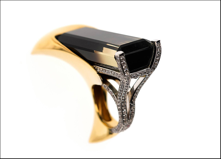 Anello in oro 18 carati con diamanti e quarzo bicolore