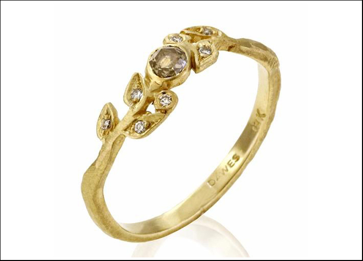Collezione Leaves, anello in oro riciclato e diamanti provenienti dalla miniera di Argyle