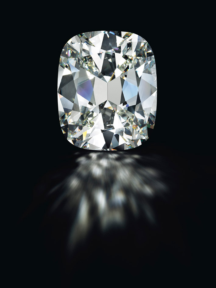 Diamante di colore K, taglio cuscino, oltre 80 carati