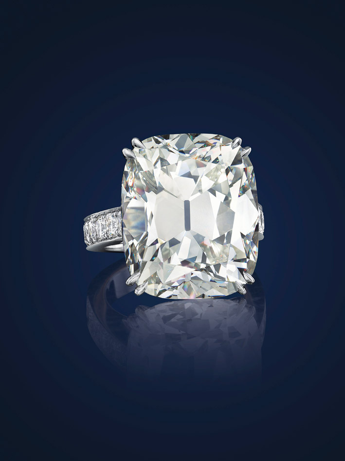 Anello con diamante color K da 25,82 carati