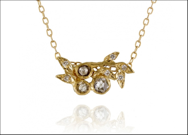 Collezione Leaves, collana in oro riciclato e diamanti provenienti dalla miniera di Argyle