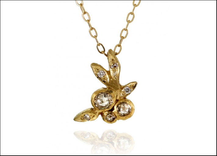 Collezione Leaves, collana con pendente in oro riciclato e diamanti provenienti dalla miniera di Argyle