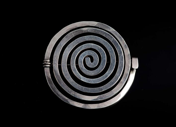 Calder, spilla a spirale
