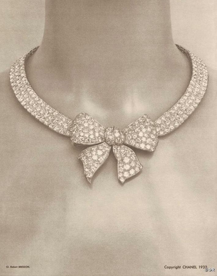L'immagine originale della collana disegnata da Coco Chanel  nel 1932