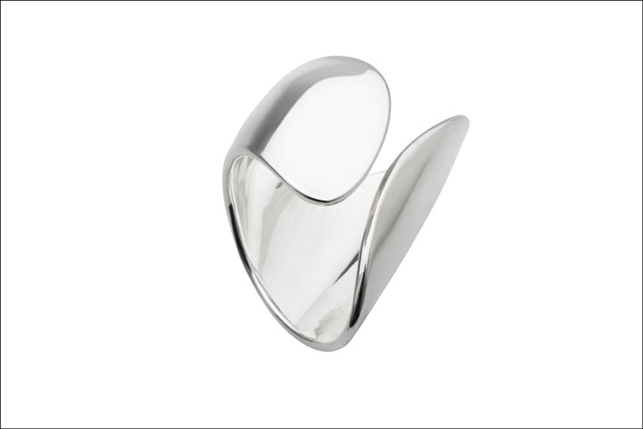 Anello Global Oval