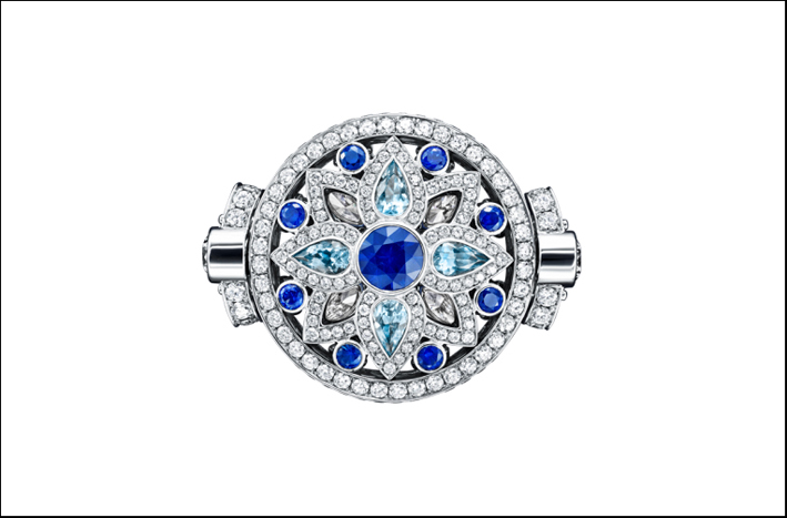 Anello reversibile della collezione Secrets by Harry Winston: diamanti, acquamarine e zaffiri 