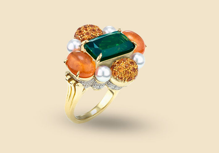 Anello con tormalina verde, granati mandarino, perle, diamanti