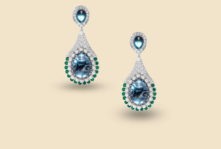 Orecchini mistery of the Sea: robazi London blue, diamanti, smeraldi, perle Akoya