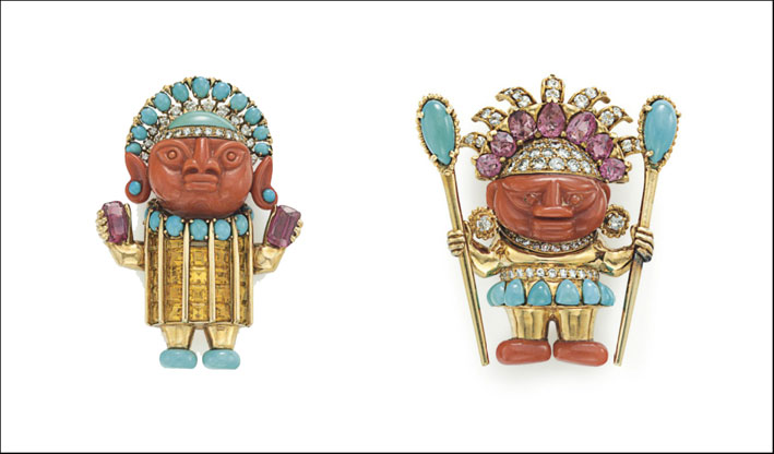 Spille di Tiffany isegnate nel 1967 da Donald Claflin come figure precolombiane, con copricapi in tormalina rosa a forma di pera, abito da cerimoniale in citrino a taglio rettangolare, con le facce di corallo intagliato e piedi di turchese