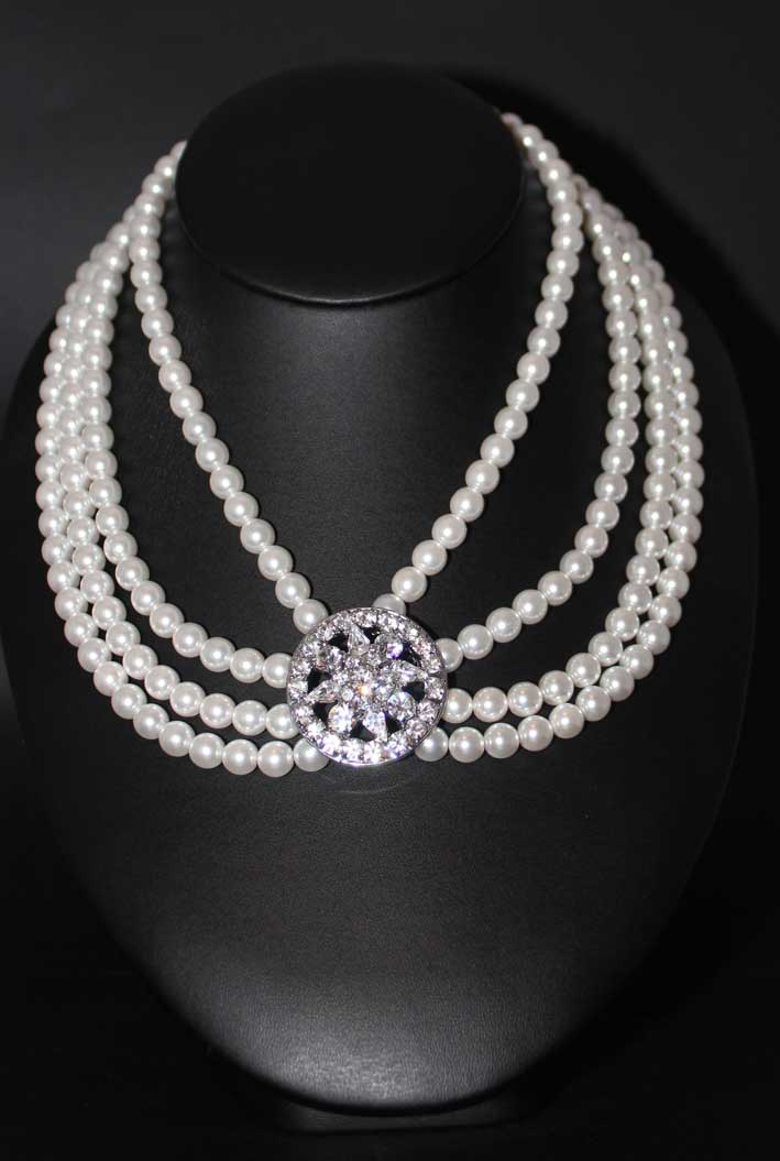 Collana di perle di Camilla, duchessa di Cornovaglia (riproduzione)