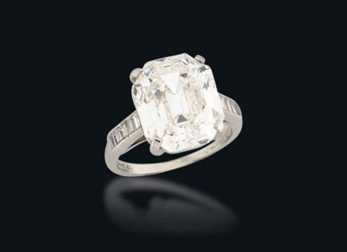 Anello Art Deco con grosso diamanti di Cartier. Stima: fino a 290mila dollari