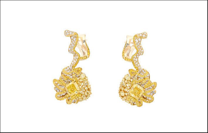 Orecchini della collezione Soie di Dior, con diamanti fancy yellow