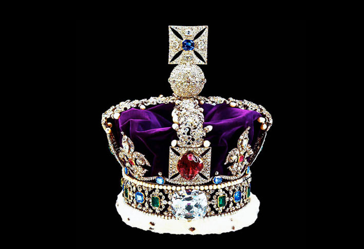 La corona britannica: sulla fascia in basso il diamante Cullinan di 317,4 carati