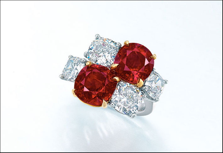Orecchini con rubini birmani e diamanti, venduti a 3,1 milioni di dollari