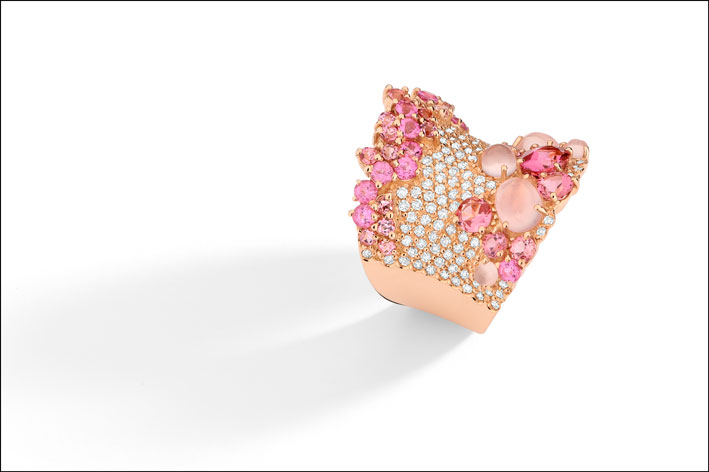 Orecchini in oro 18k rosa mano incisi con il diamante, quarzo rosa e tormalina rosa brasiliano
