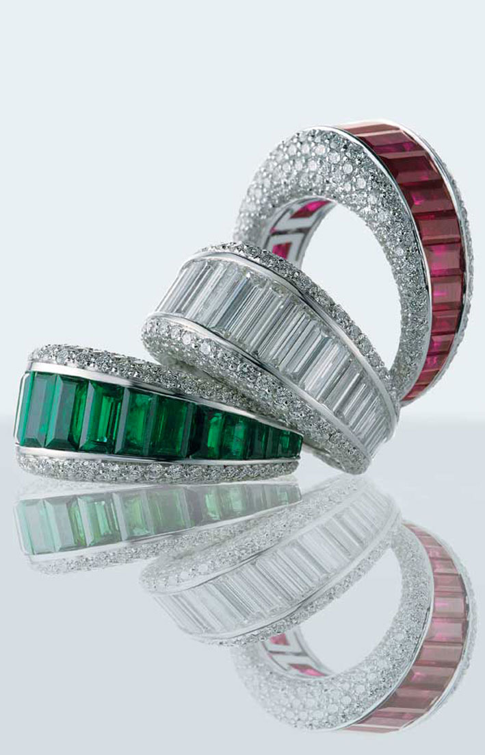 Valentina Callegher - Digo, anelli della collezione Allegro, con diamanti, smeraldi e zaffiri