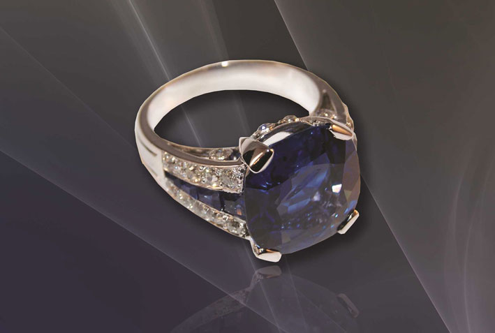 Ring. Natural sapphire of Ceylan of 11.53 carats set on platinum. Certified by the French laboratory for gemmology. French work, Art Deco period (1920-1935)