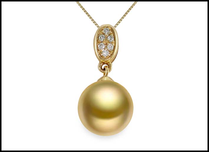 Ciondolo in oro giallo 750‰, diamanti ct. 0,05, perla australiana Gold 10-11 mm