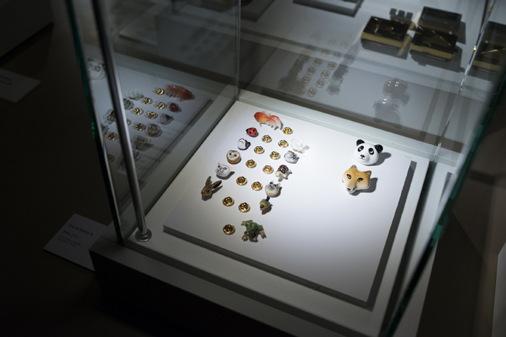 Skin: la superficie del gioiello allestita nelle sale del Museo del Gioiello