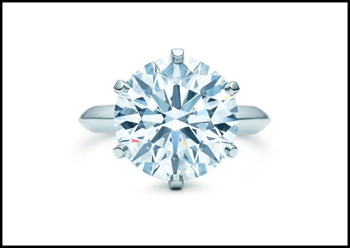 Anello di fidanzamento Tiffany Setting e fedina in platino con diamanti