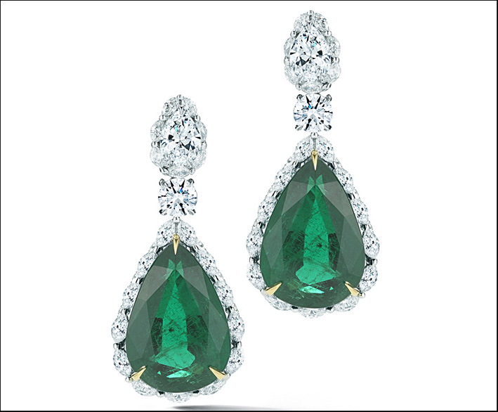 Orecchini con diamanti e smeraldo