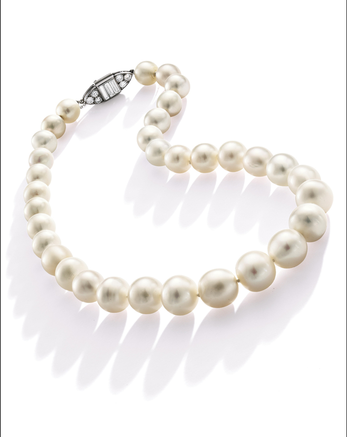 Collana di perle naturali e diamanti. Venduta per 2,4 milioni di dollari