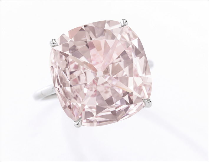 Importante anello di diamanti rosa violaceo fantasia. Venduto per 3,6 milioni
