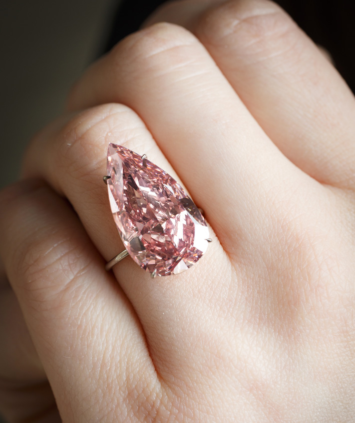 Il diamante rosa da 15,38 carati fancy vivid pink