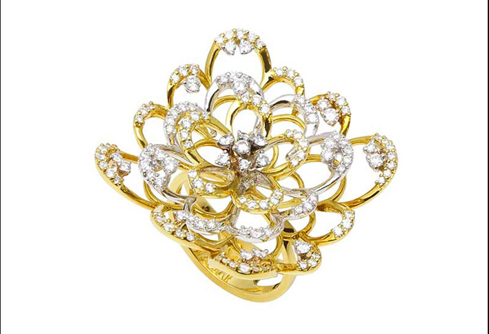 Collezione Bloom, anello in oro e diamanti